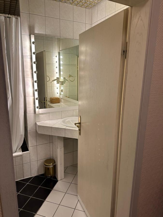 Hotel "Dream In" Heiligenhaus Buitenkant foto